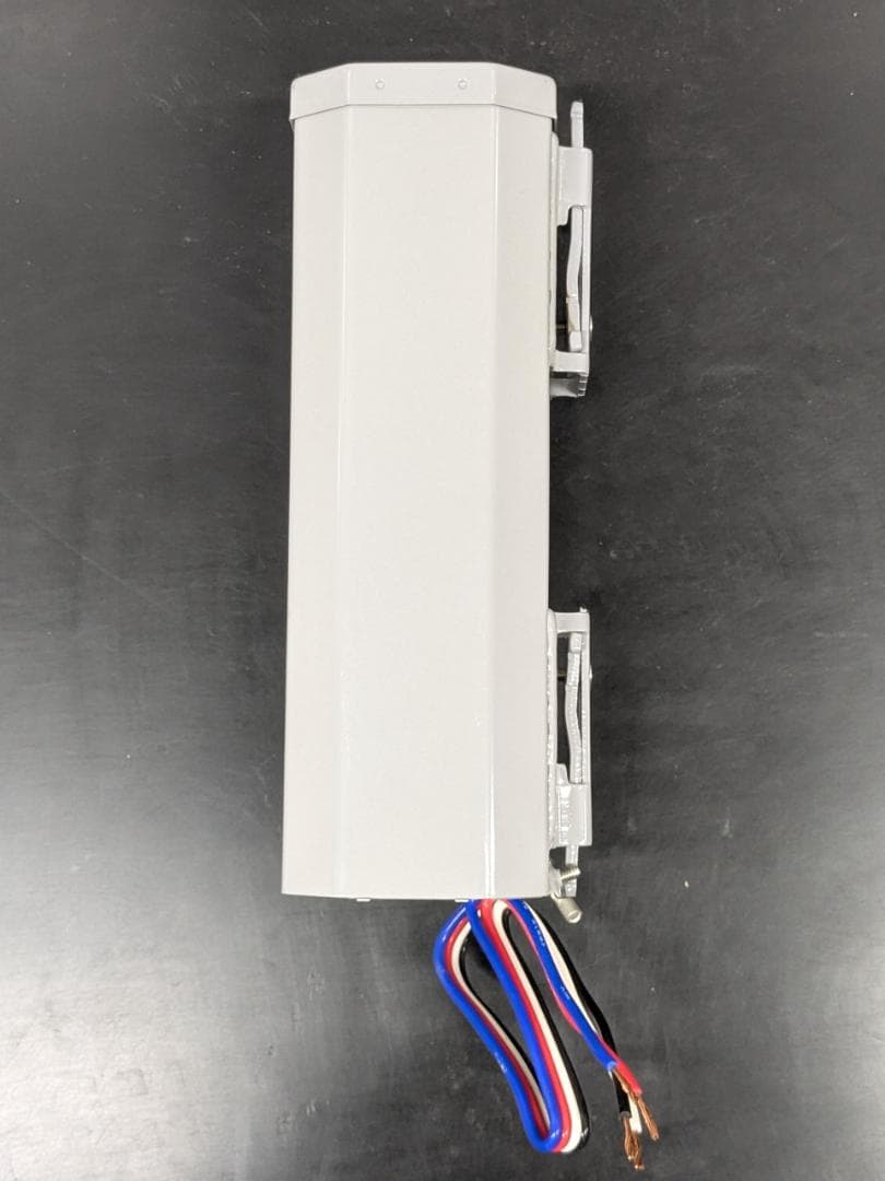 岩崎　水銀灯安定器400W H4CC2B352 1台　中古