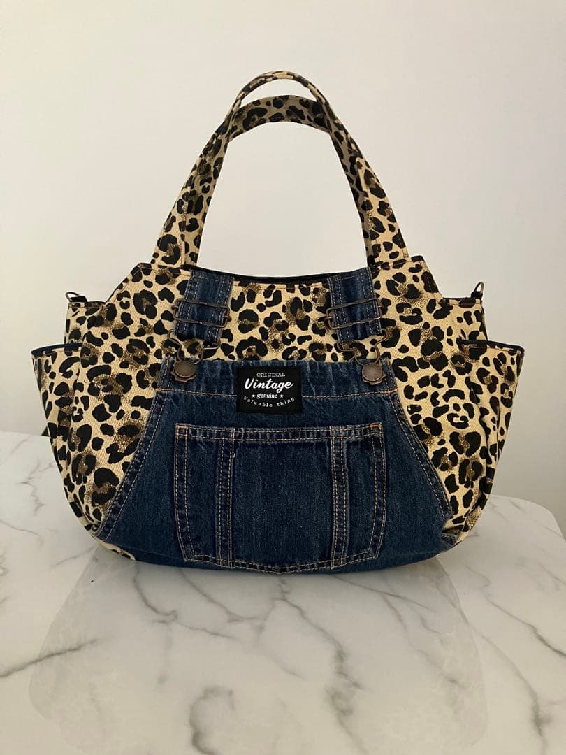 696大きめヒョウ柄デニムリメイクバック　オーバーオールデニム　ハンドメイド