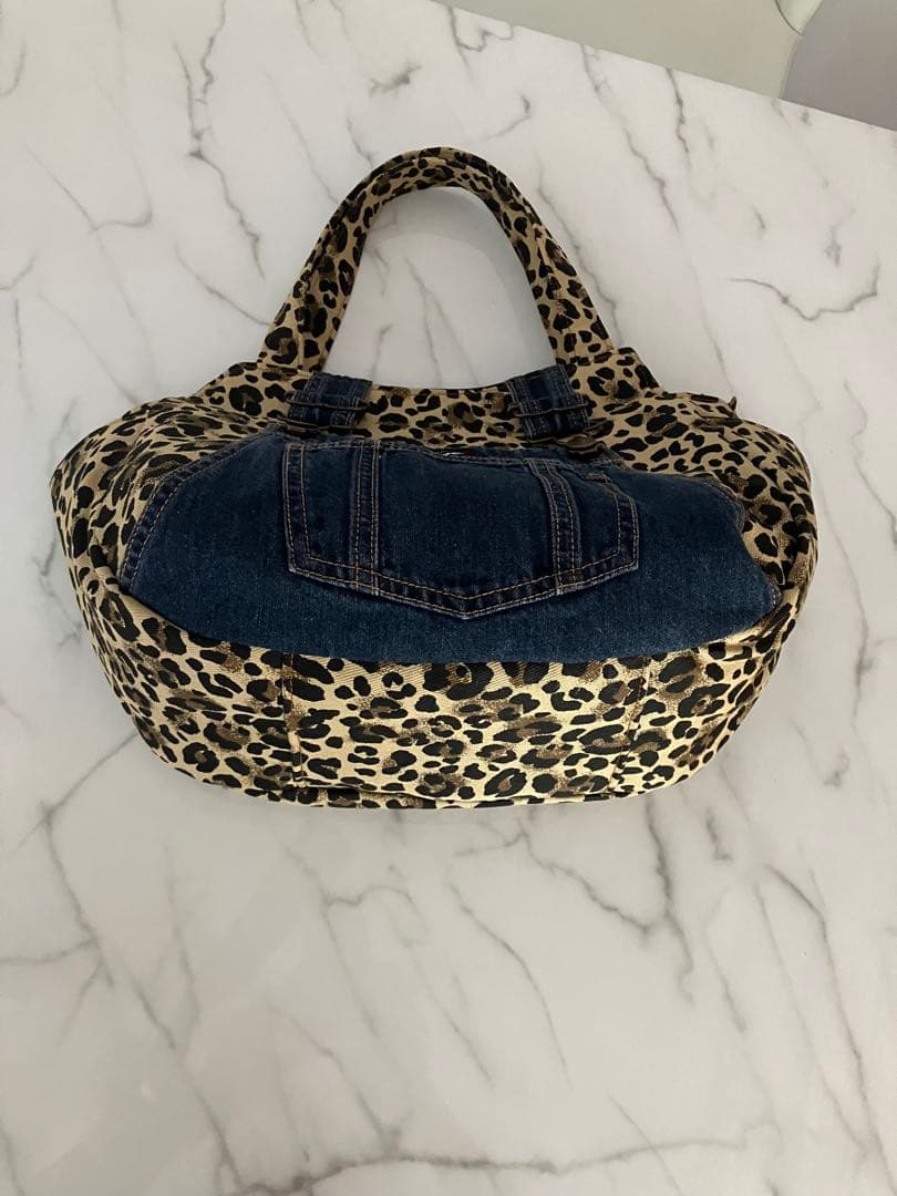 696大きめヒョウ柄デニムリメイクバック　オーバーオールデニム　ハンドメイド