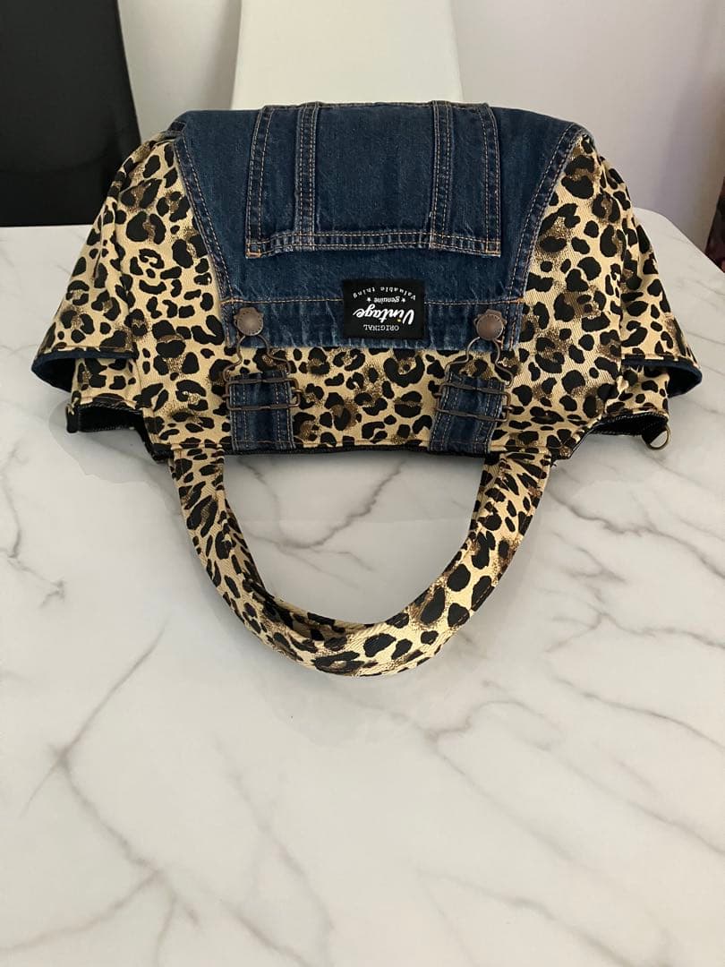 696大きめヒョウ柄デニムリメイクバック　オーバーオールデニム　ハンドメイド