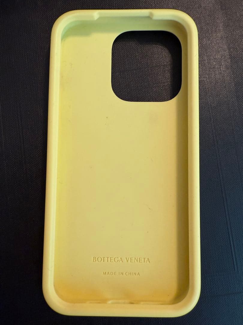 BOTTEGA VENETA iPhone14Pro イエロー ケース