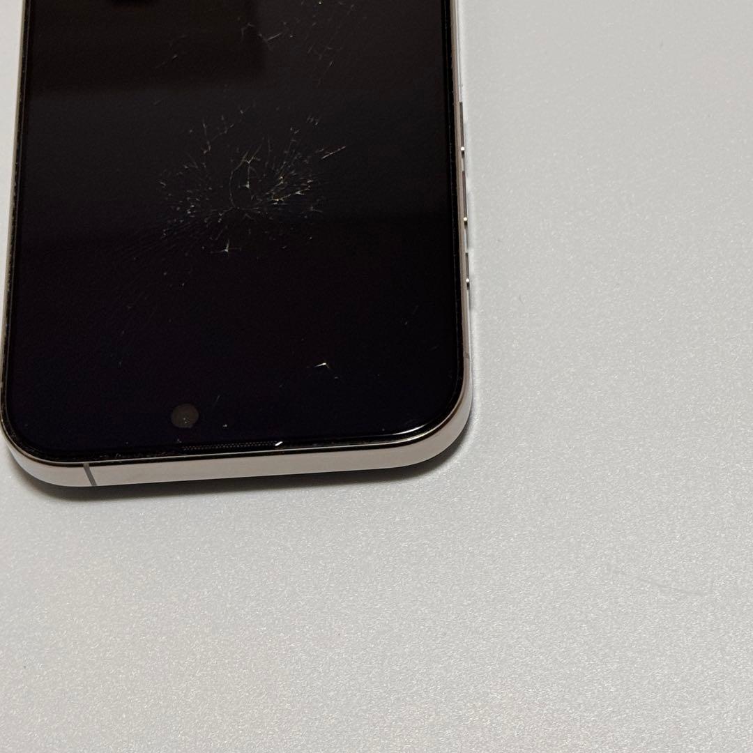 《画面割れ》iPhone 16 pro max ナチュラルチタニウム 本体