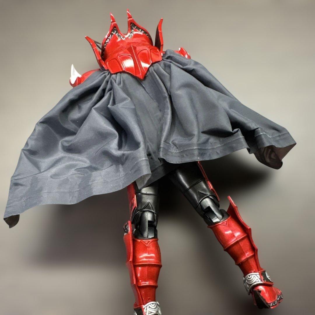 S.H.フィギュアーツ　仮面ライダーダークキバ　真骨彫製法