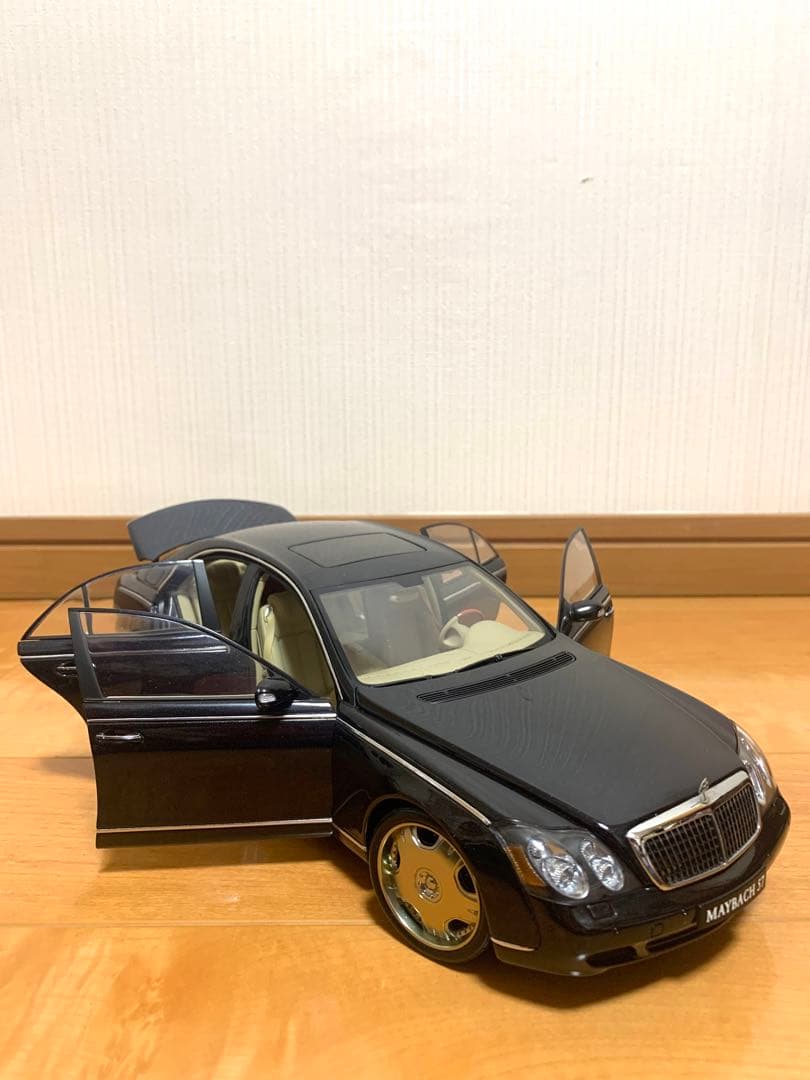 Ryuu。MAYBACH 2台セットミニカー 1:18