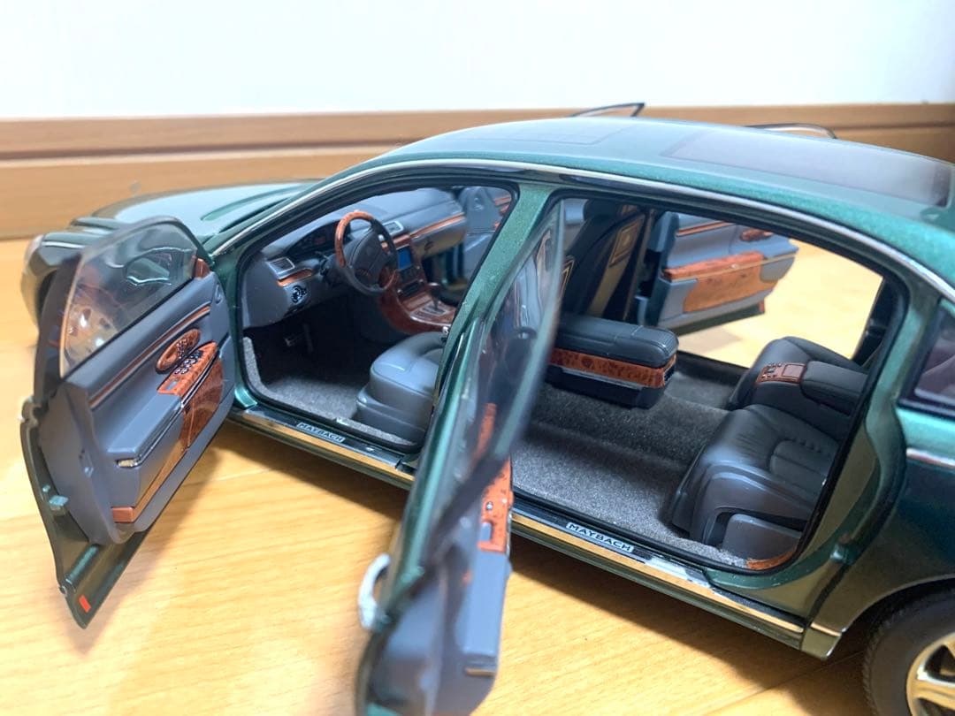 Ryuu。MAYBACH 2台セットミニカー 1:18