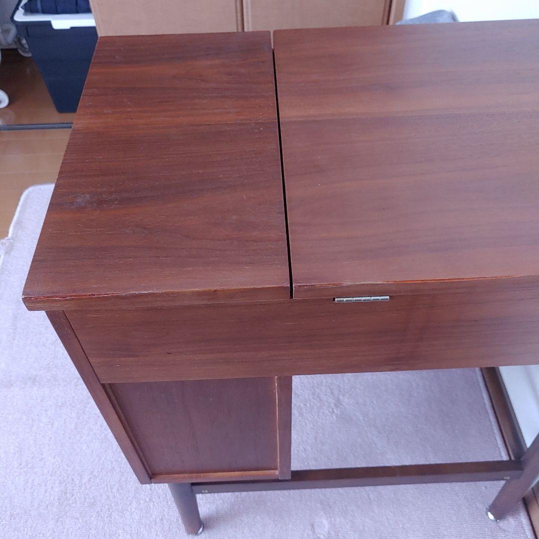 北欧家具　『emo（エモ）』のドレッサー