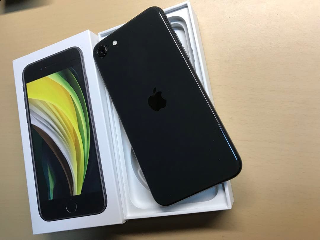 iPhone SE 2 64GB ブラック　SIMフリー　割れなし