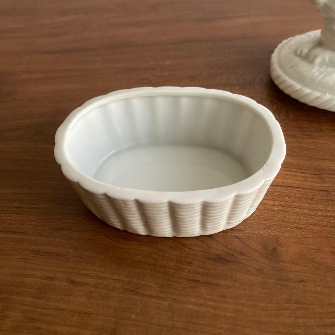 白い兎小物入れ　置物　オルネドフォイユやヘレンド、フィギュリンやリヤドロ好きに