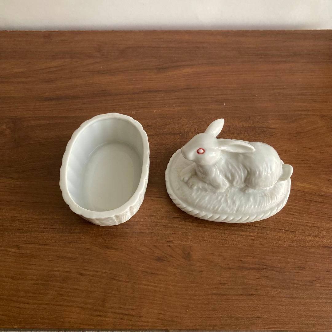 白い兎小物入れ　置物　オルネドフォイユやヘレンド、フィギュリンやリヤドロ好きに