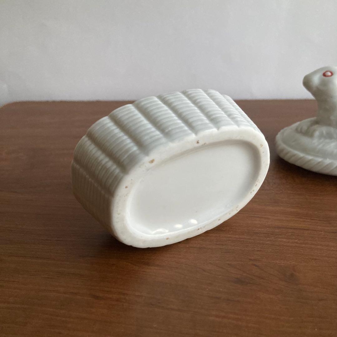 白い兎小物入れ　置物　オルネドフォイユやヘレンド、フィギュリンやリヤドロ好きに