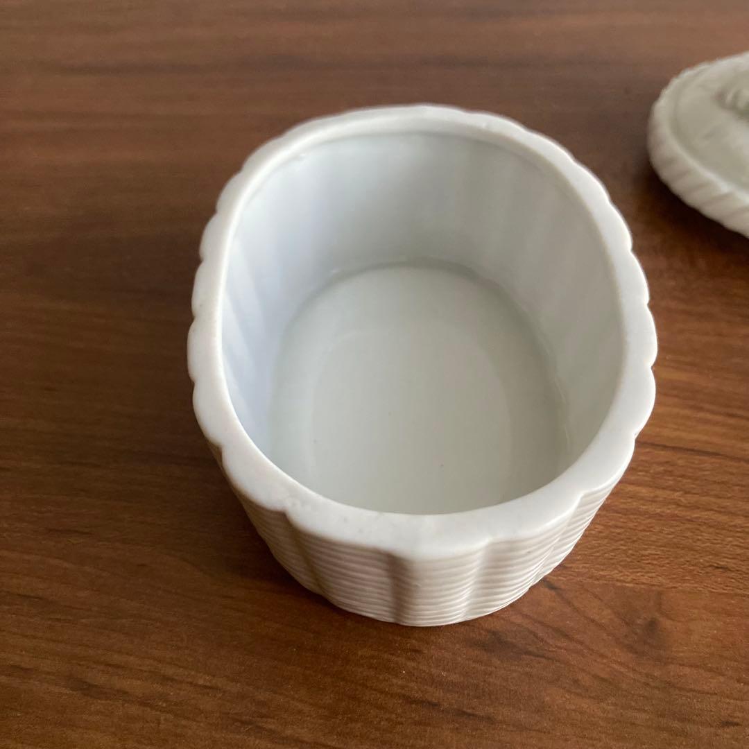 白い兎小物入れ　置物　オルネドフォイユやヘレンド、フィギュリンやリヤドロ好きに