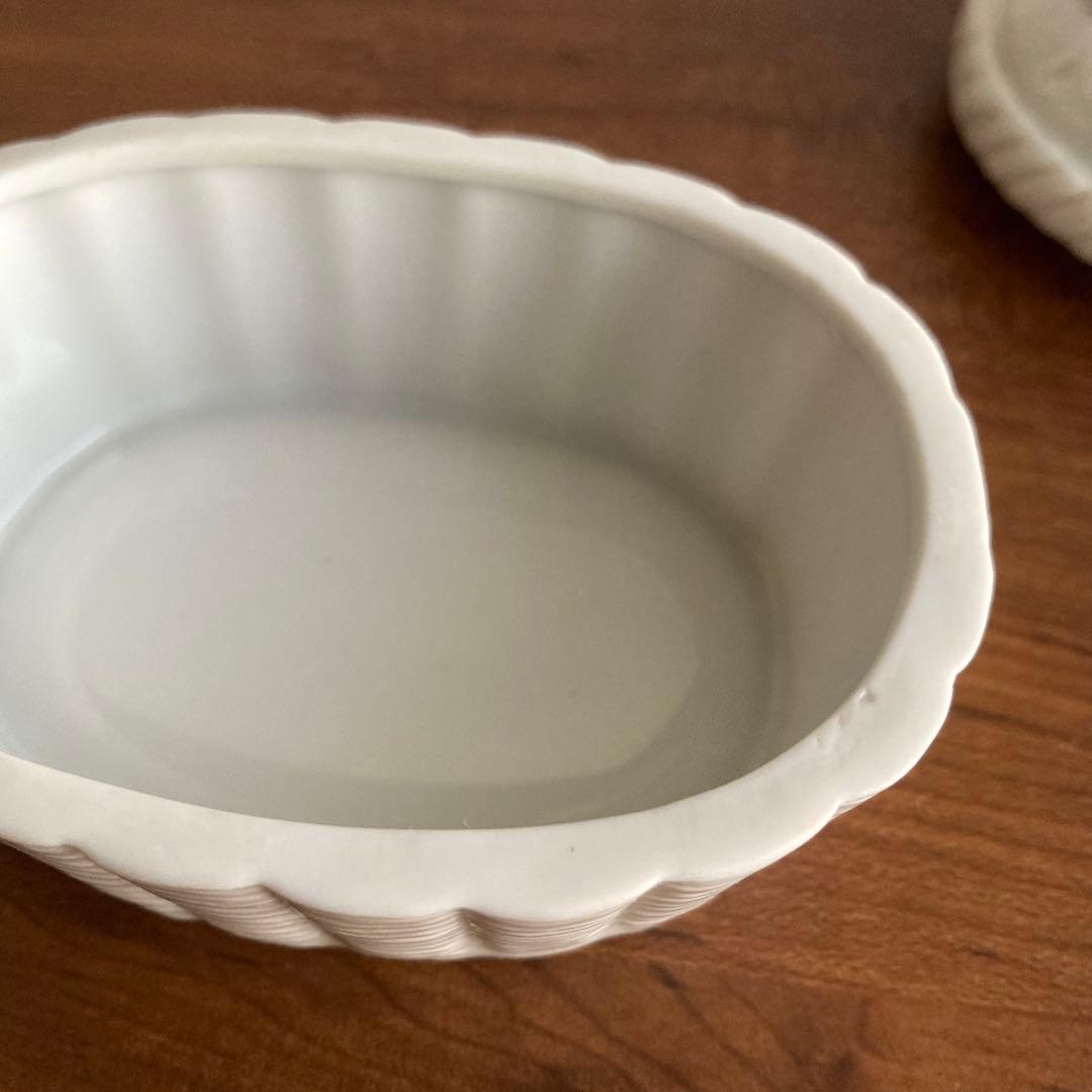 白い兎小物入れ　置物　オルネドフォイユやヘレンド、フィギュリンやリヤドロ好きに