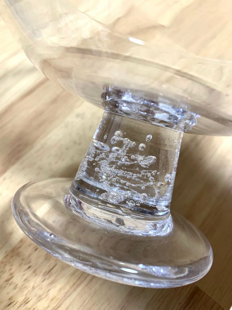 甲田彩恵さん　ガラスのネコ器