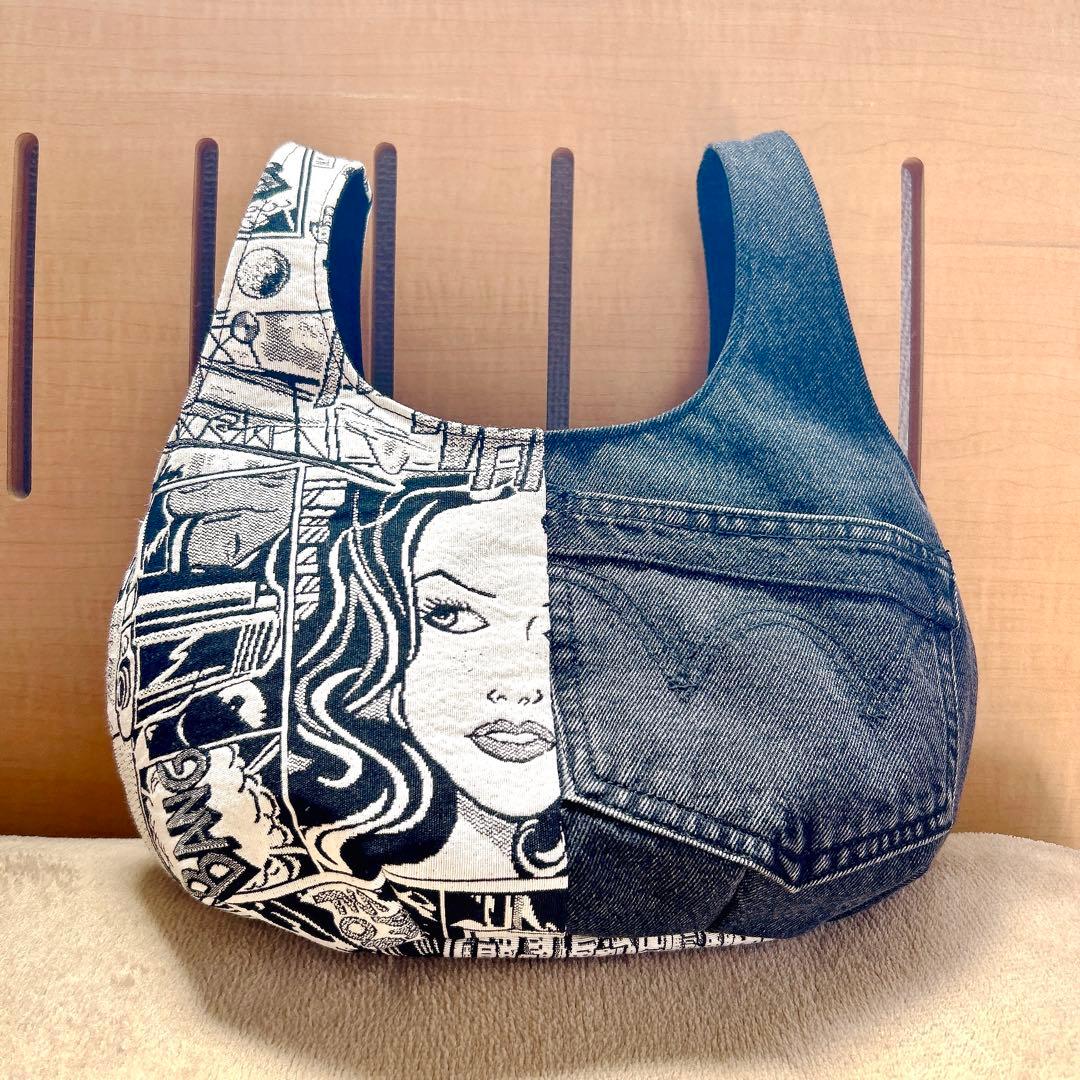 フリルショルダーの3wayアメコミまんまるデニムリメイクバッグ【ハンドメイド】
