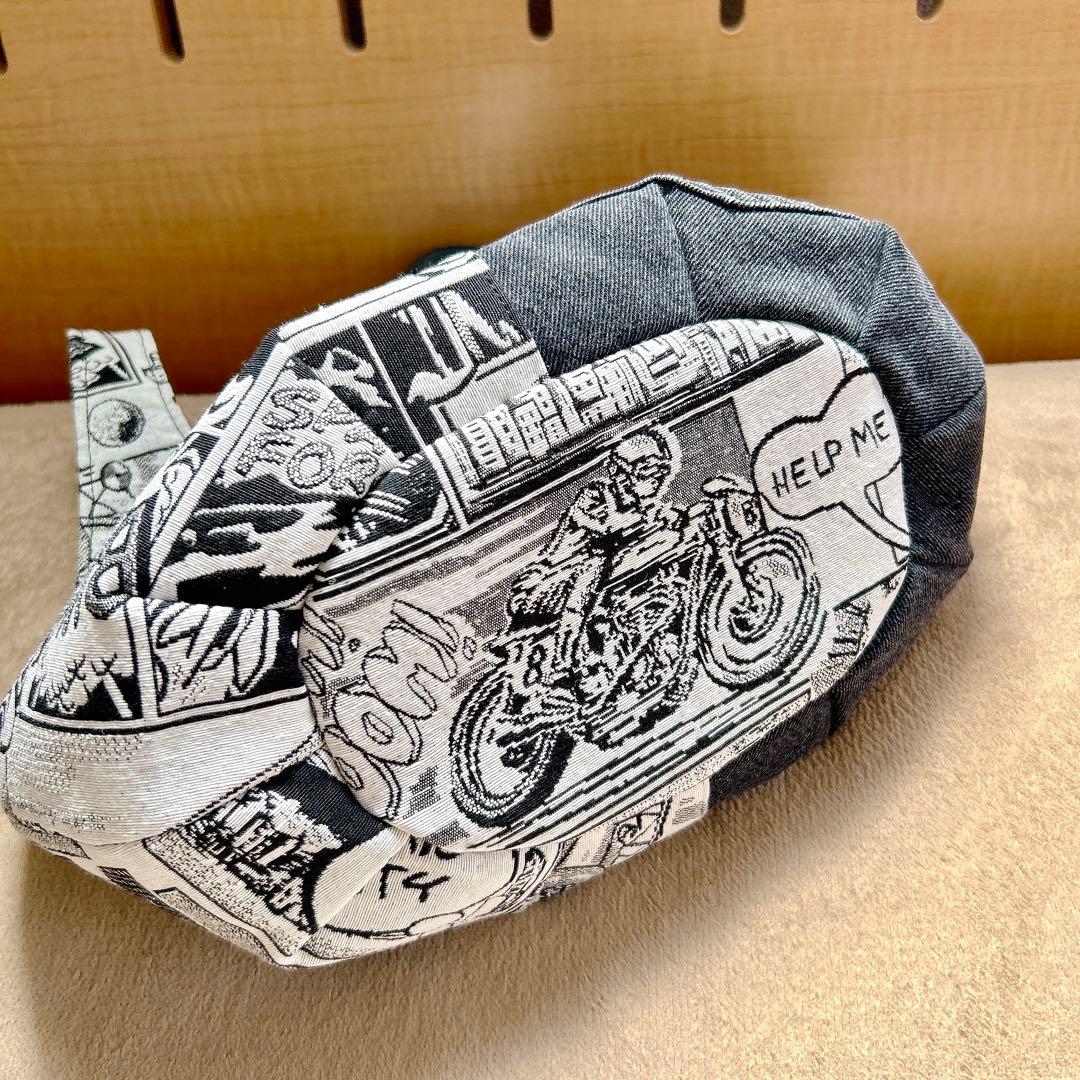 フリルショルダーの3wayアメコミまんまるデニムリメイクバッグ【ハンドメイド】