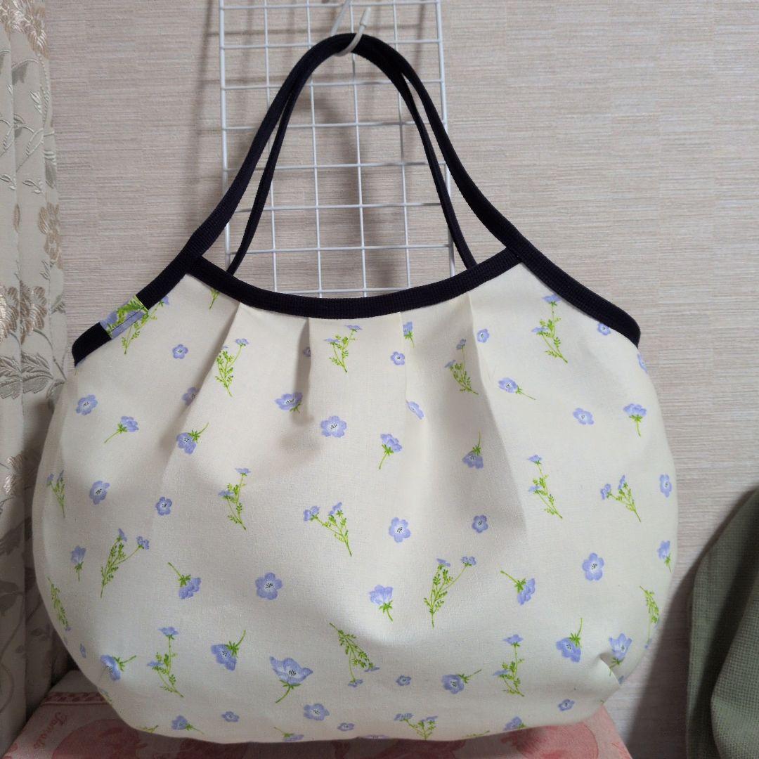 かず様　お花刺繍柄　LＬサイズ 　グラニーバッグ　ハンドメイド