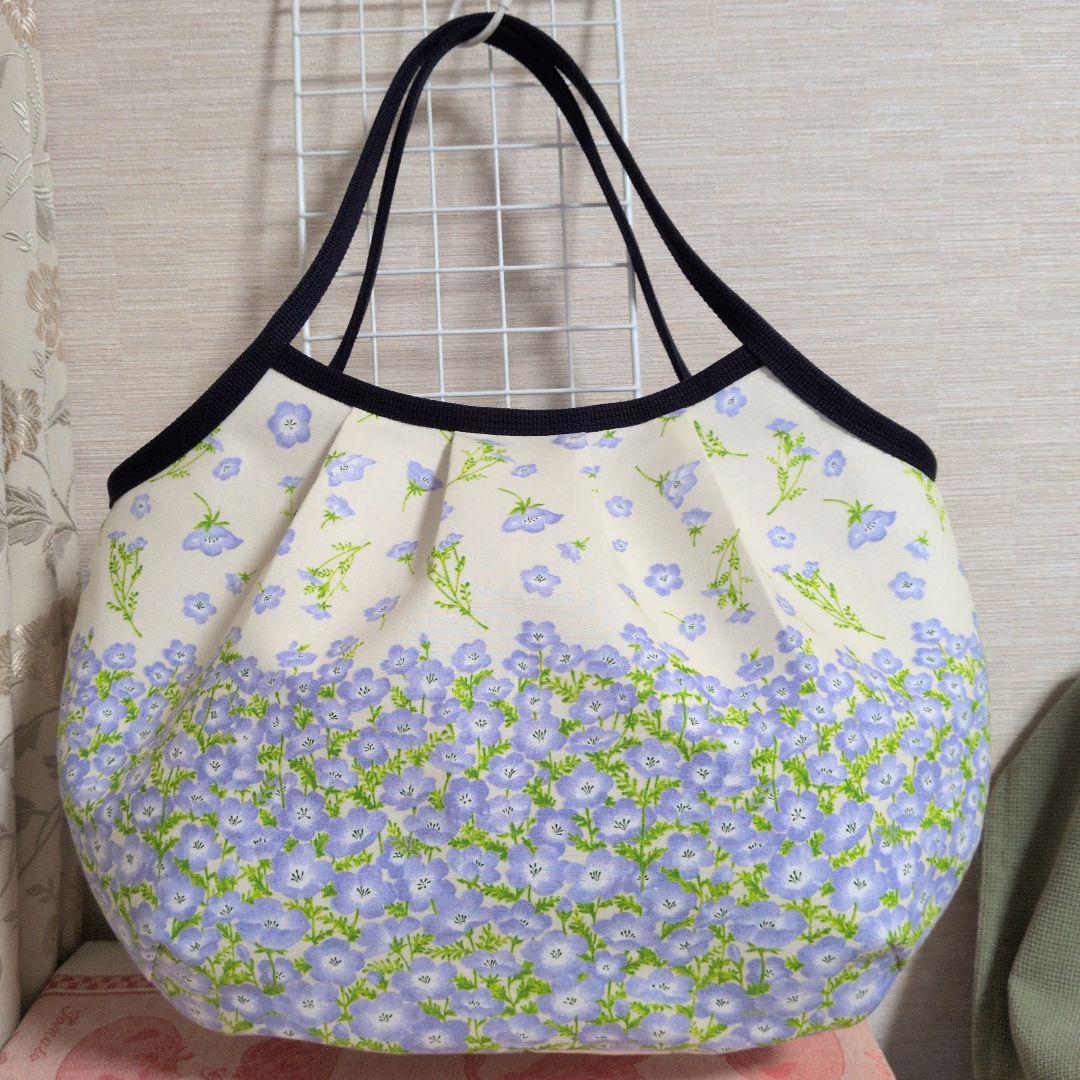 かず様　お花刺繍柄　LＬサイズ 　グラニーバッグ　ハンドメイド