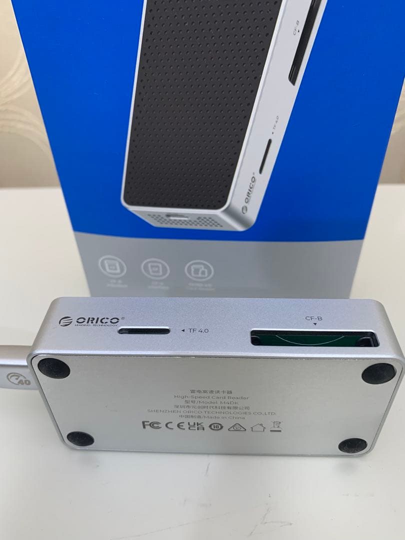 ORICO 40Gbps カードリーダー