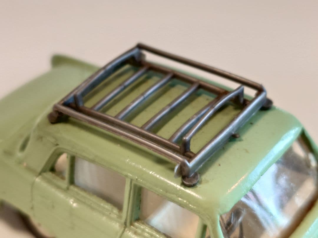 ミニカー SPOT - ON 184 AUSTIN A60 CAMBRIDGE