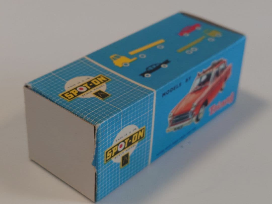 ミニカー SPOT - ON 184 AUSTIN A60 CAMBRIDGE