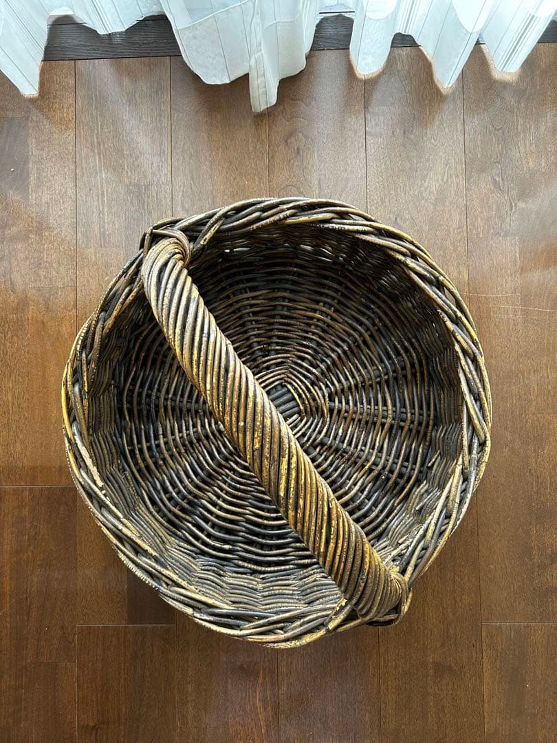 アンティーク　ラタンカゴ（欧州買い付け品）