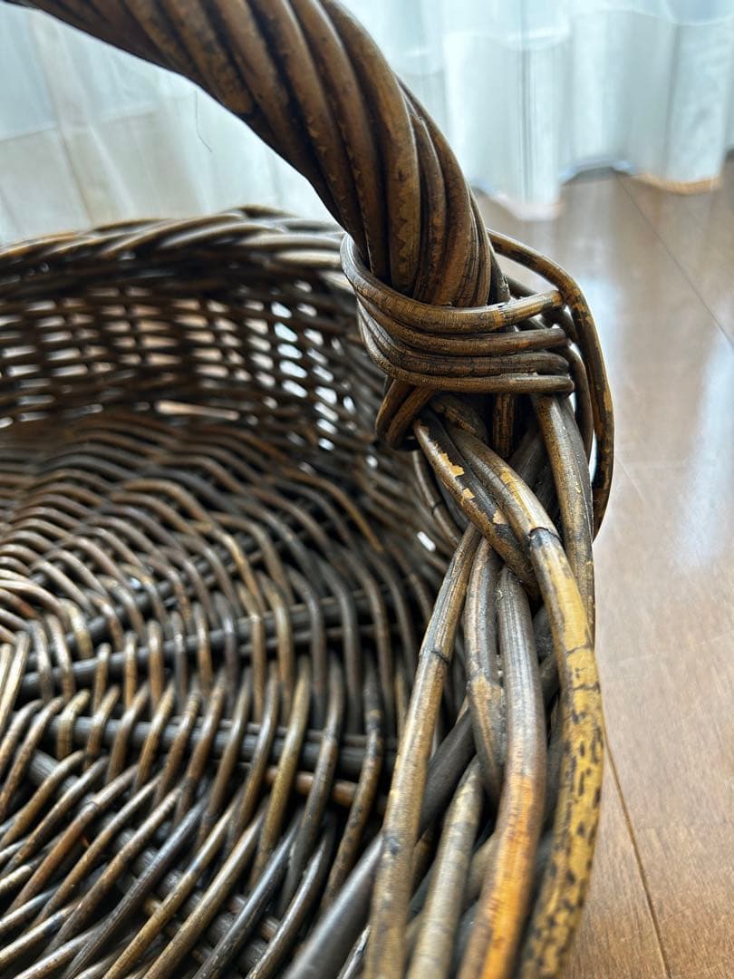 アンティーク　ラタンカゴ（欧州買い付け品）
