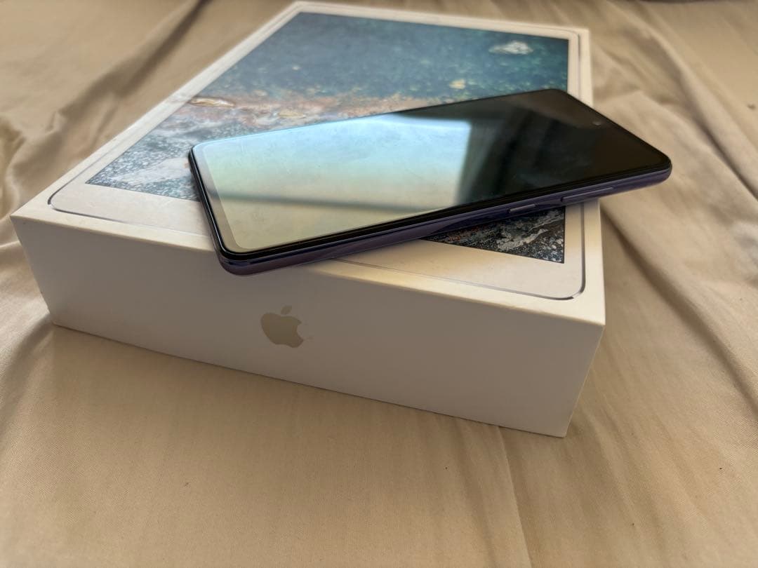 Samsung galaxy A52 simフリー256gb