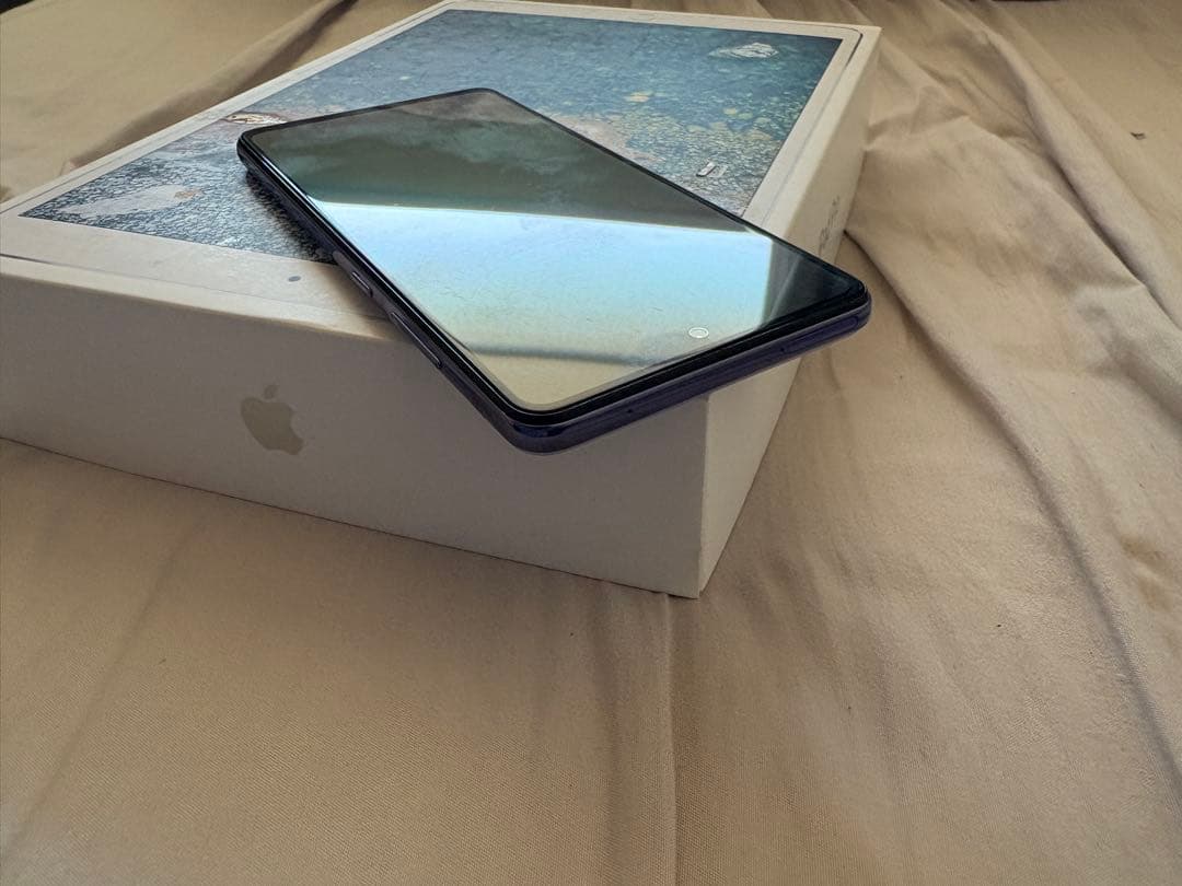 Samsung galaxy A52 simフリー256gb