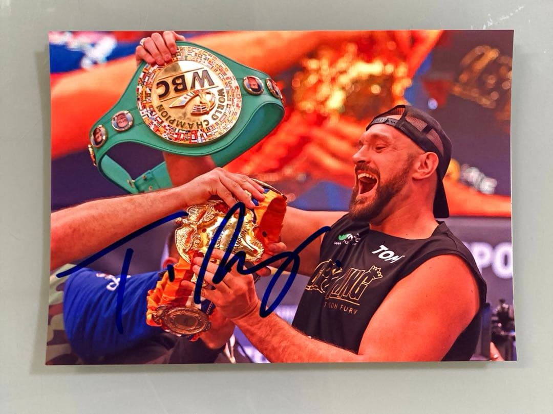 タイソン•フューリー直筆サイン入り2Lサイズ写真…