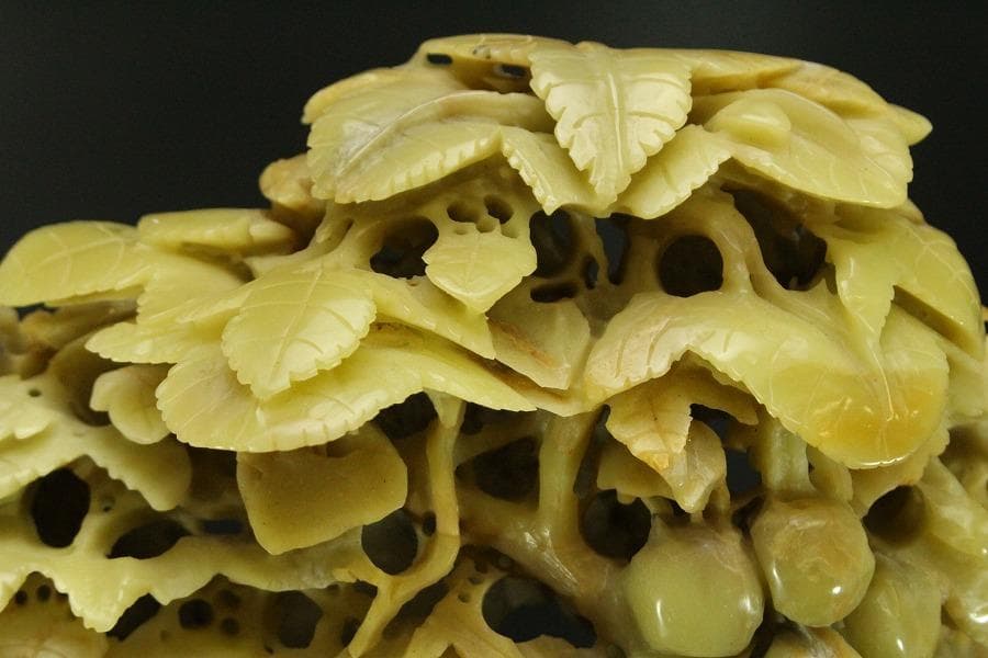 中国美術 青田石雕 刻葡萄木 置物 寿山石 鑑賞石(ZE874)