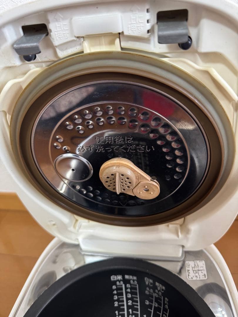 TOSHIBA 真空圧力IH 5.5合炊き RC-10VQG炊飯器 中古品