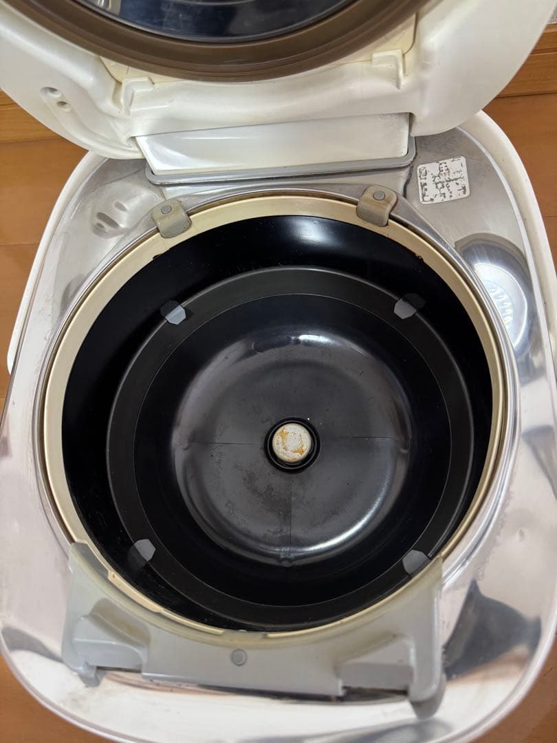 TOSHIBA 真空圧力IH 5.5合炊き RC-10VQG炊飯器 中古品