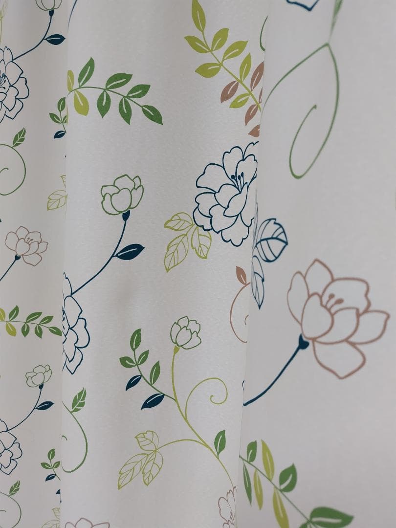 遮光カーテン　植物柄