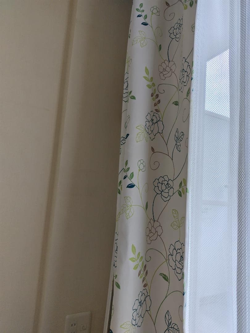 遮光カーテン　植物柄