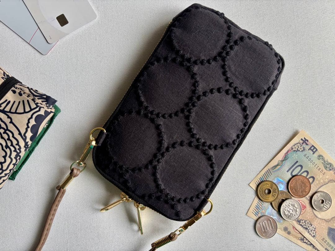 ★nae【キーポーチ／スマホショルダー】タンバリン チャコール