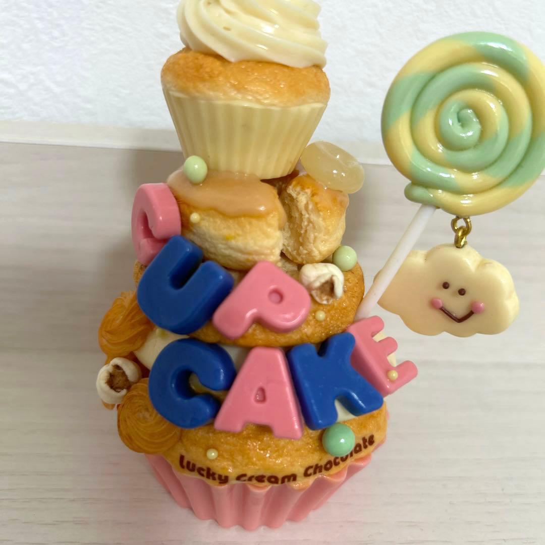 Lucky Cream Chocolate フェイクスイーツデコ　ケーキ　置物