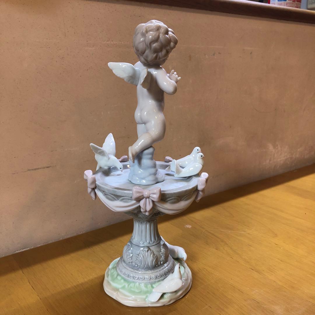 リヤドロ6458 愛の泉 天使・ハト・リボン