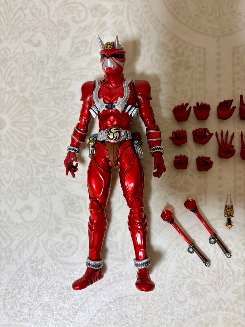真骨彫　響鬼　紅　フィギュア　S.H.フィギュアーツ　仮面ライダー