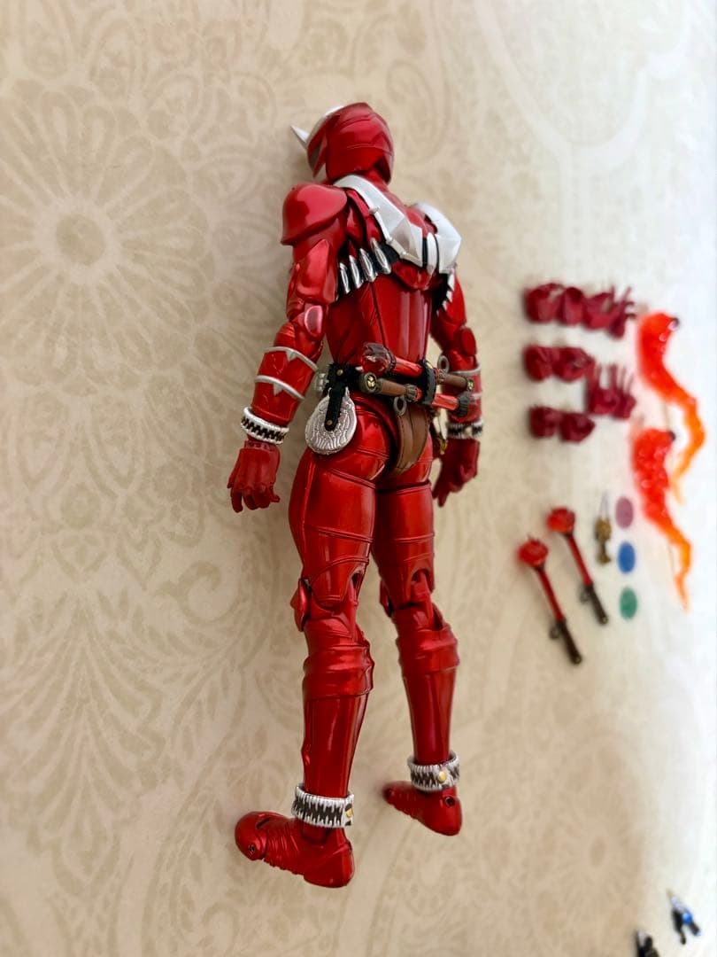 真骨彫　響鬼　紅　フィギュア　S.H.フィギュアーツ　仮面ライダー