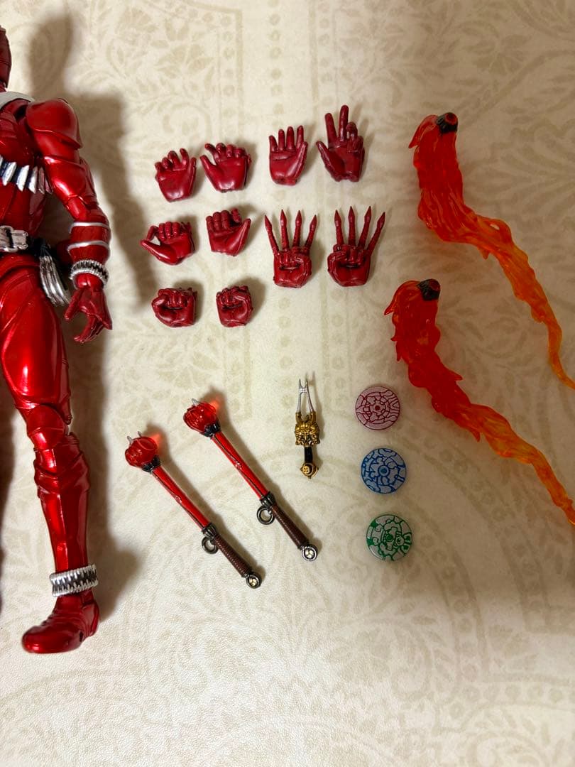 真骨彫　響鬼　紅　フィギュア　S.H.フィギュアーツ　仮面ライダー