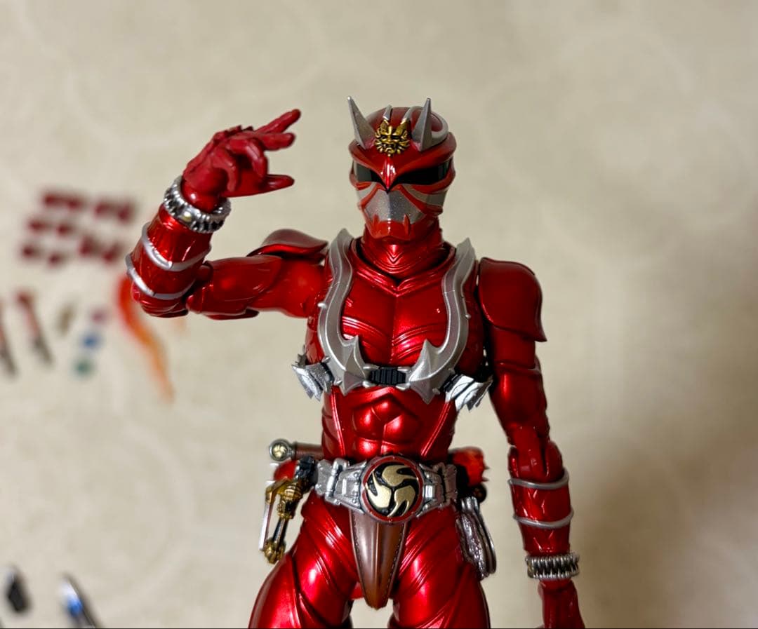 真骨彫　響鬼　紅　フィギュア　S.H.フィギュアーツ　仮面ライダー