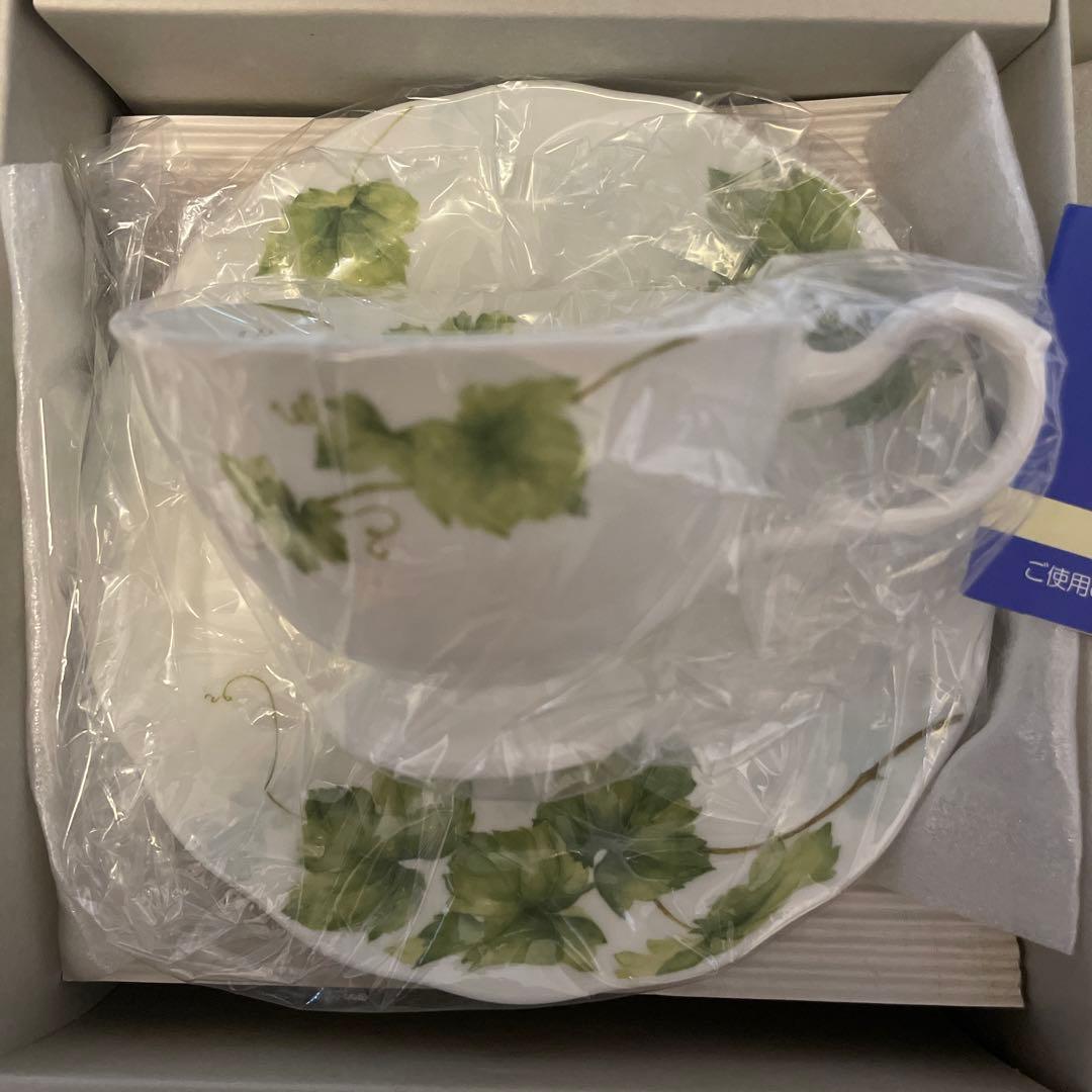 ナルミ　ボーンチャイナ　カップ&ソーサー ぶどう　5客セット