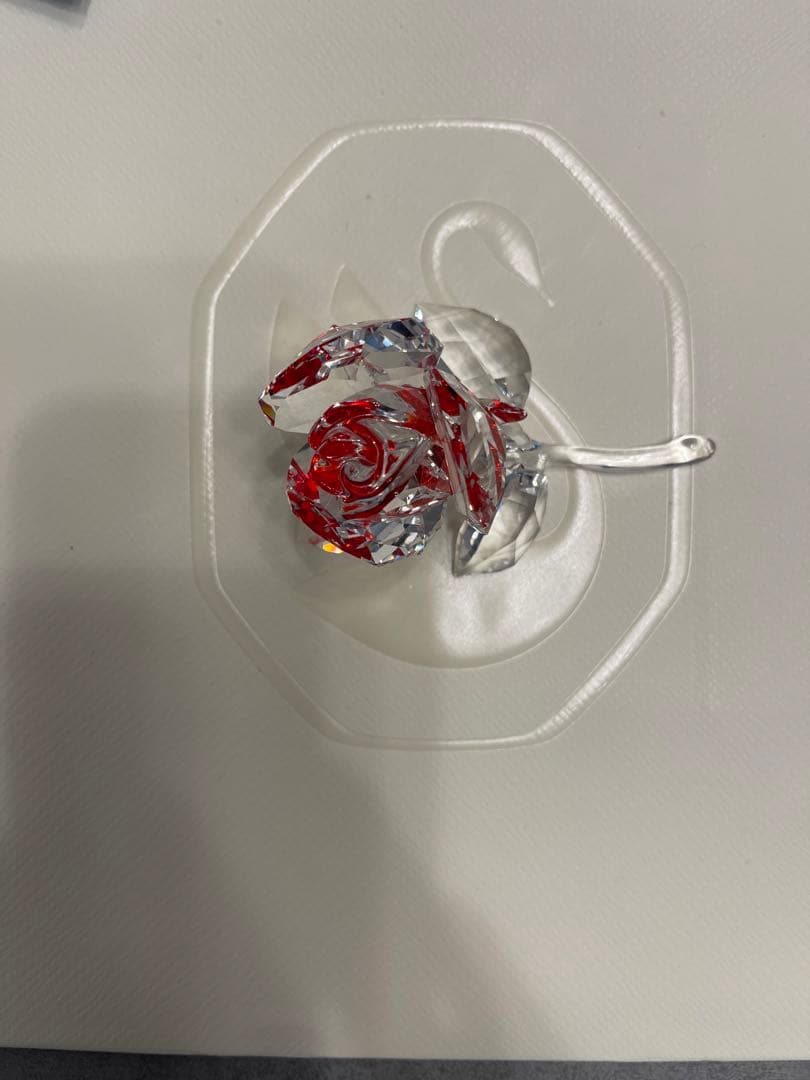 スワロフスキー　SWAROVSKI ブロッサミングローズ　レッド