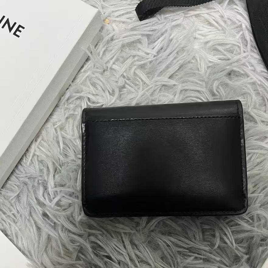 ブラックレザー三つ折り財布