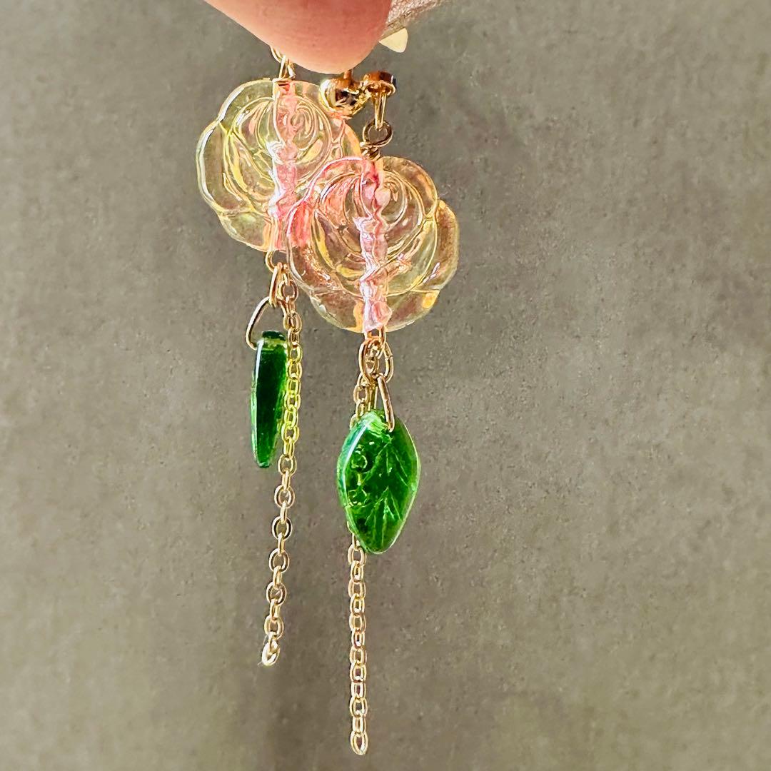 ＊イロアソビ＊　オレンジピンク　薔薇　ピアス