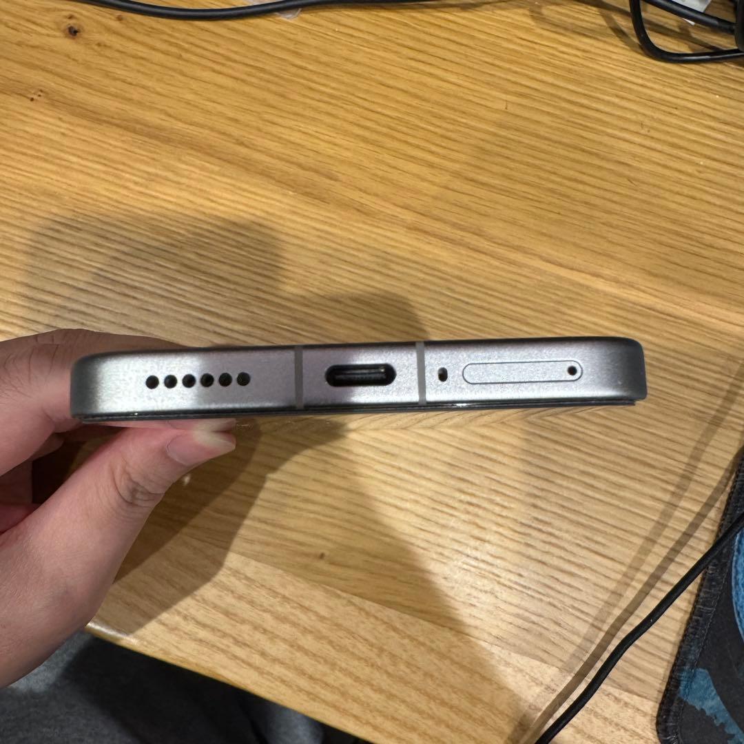 【美品】国内版 Xiaomi 15T Pro 1TB グレー+ケース、フィルム