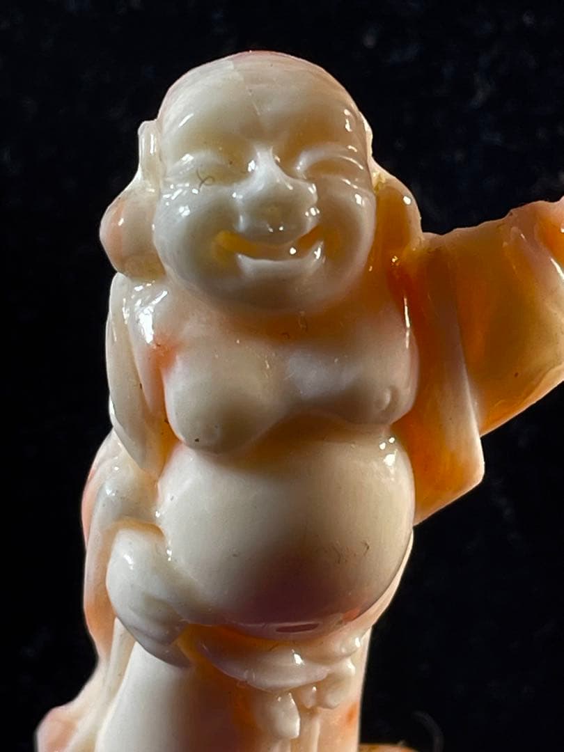 天然珊瑚置物赤珊瑚を持った「布袋」像 縁起物