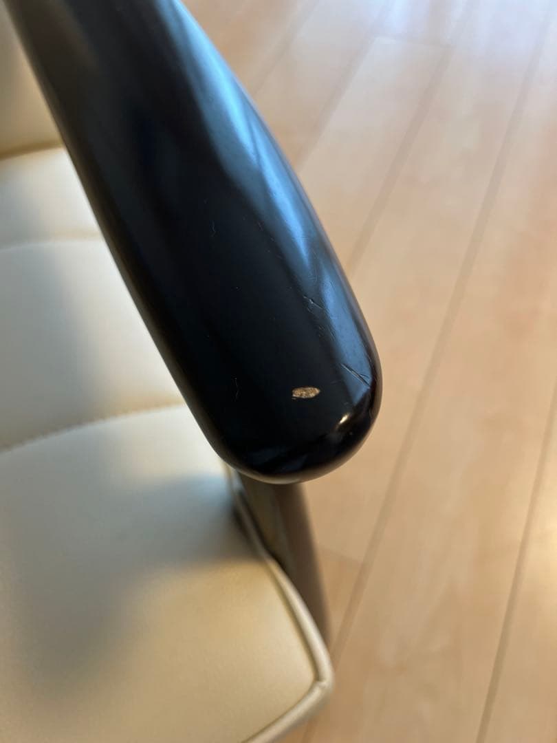 カリモク60 アイボリー