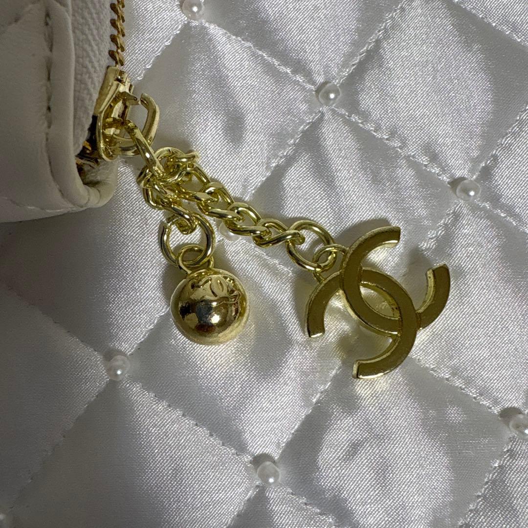 CHANEL ノベルティ ロングウォレット ホワイトキルト 長財布 ファスナー式