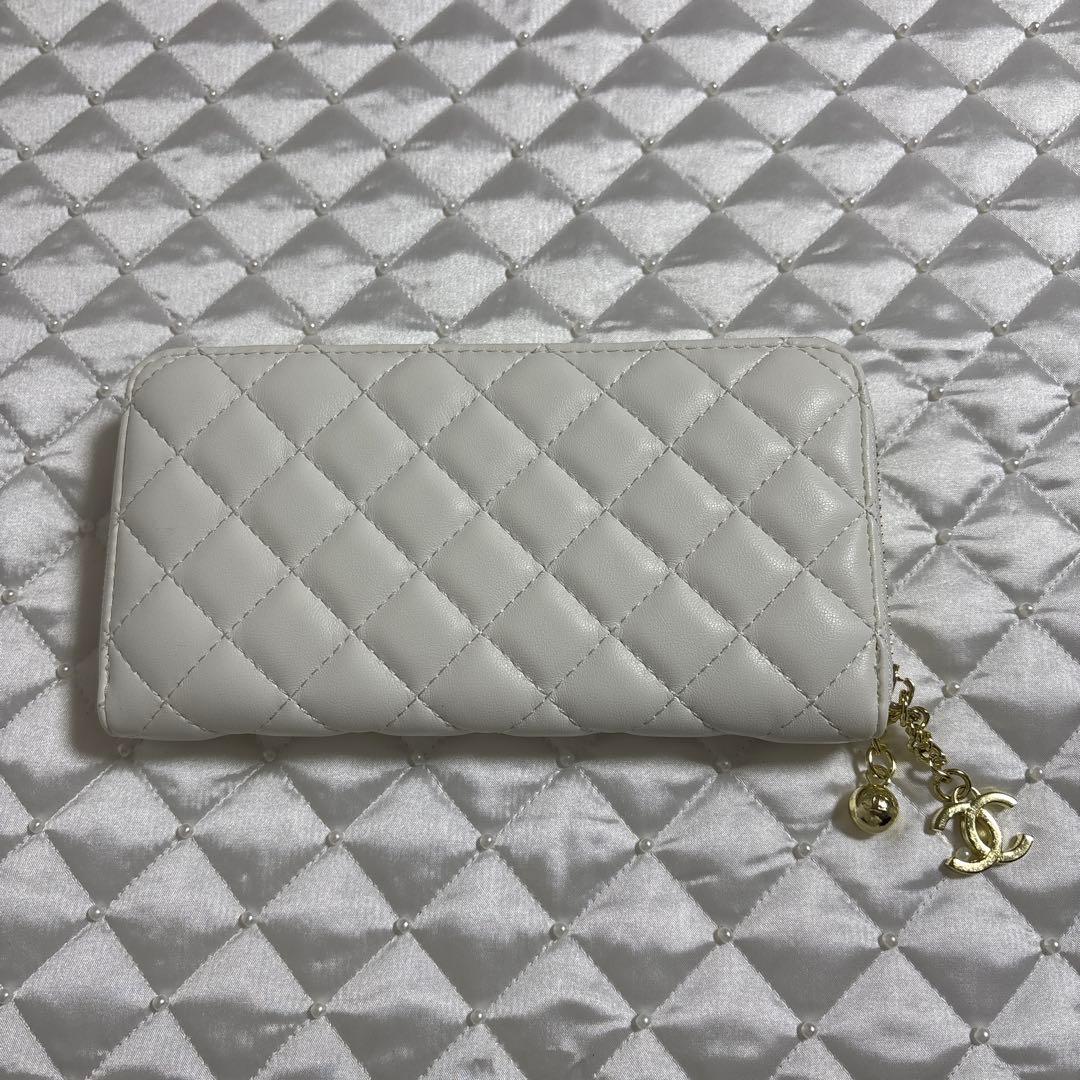 CHANEL ノベルティ ロングウォレット ホワイトキルト 長財布 ファスナー式